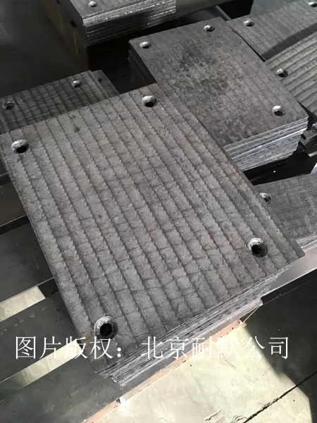 ������˨���b�̶�